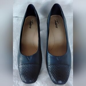 Womens Trotters Daisey Navy Blue Textured Shoes